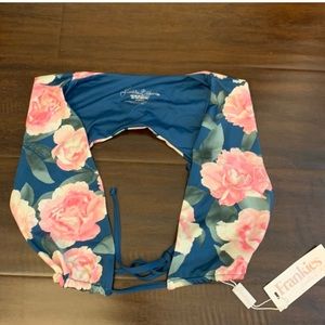 Frankies bikini “Shea” top💙💖